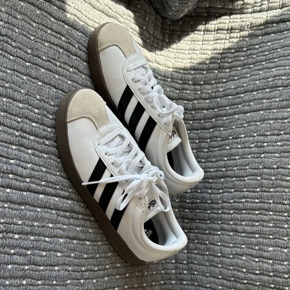 Adidas VL COURT 3.0 SHOES - Picture 2 of 5